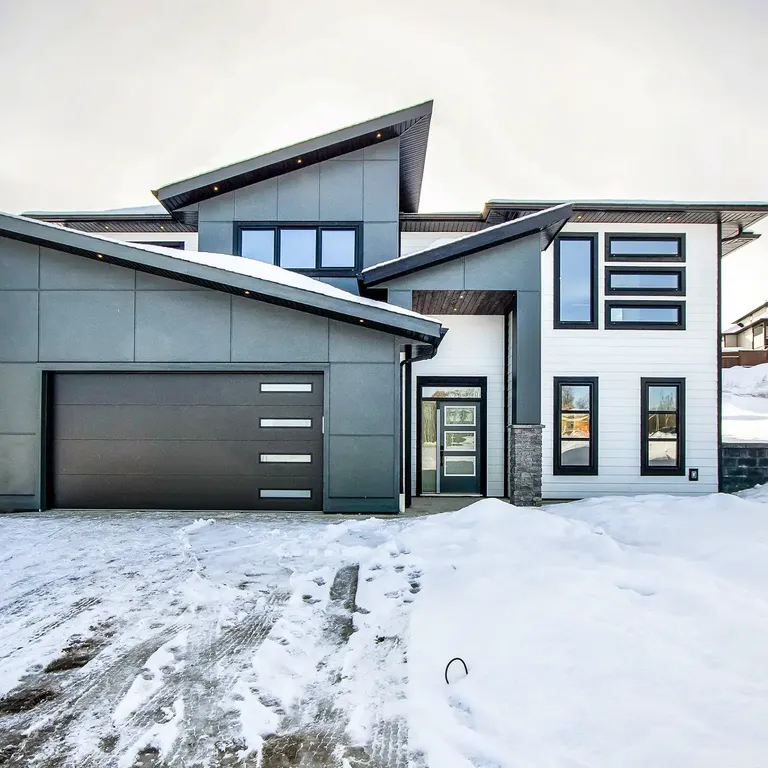 3195 Munro Way
