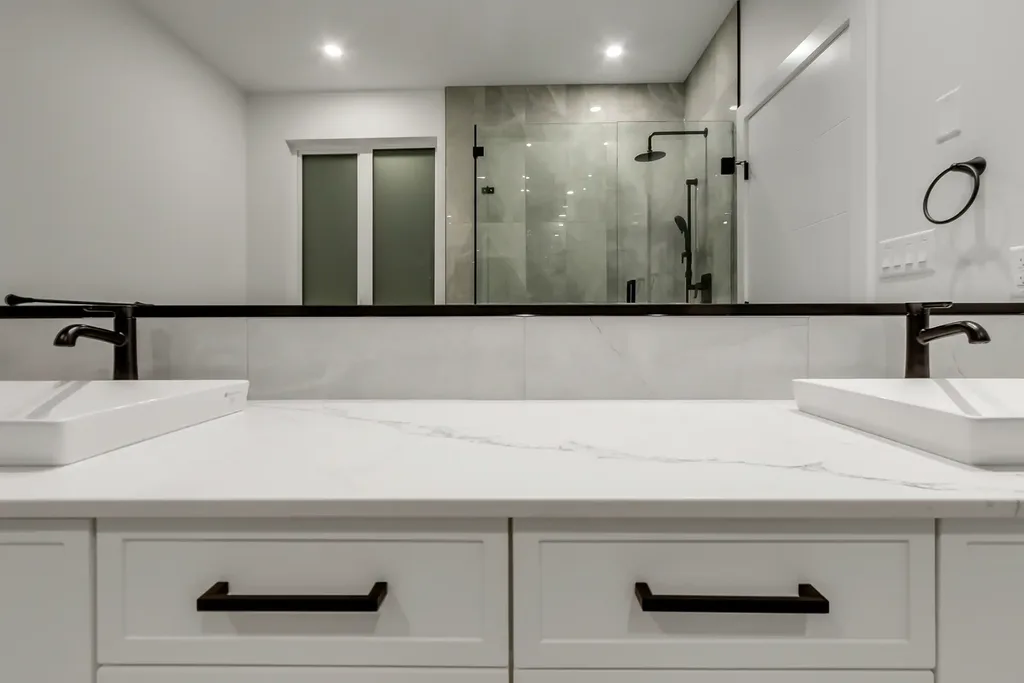 3990-larisa-court-20