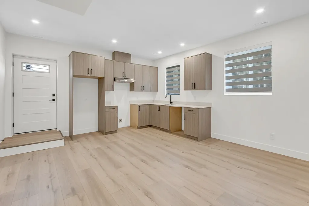 3924-brink-court-32