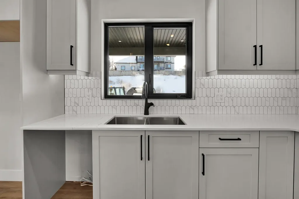 3195-munro-way-19