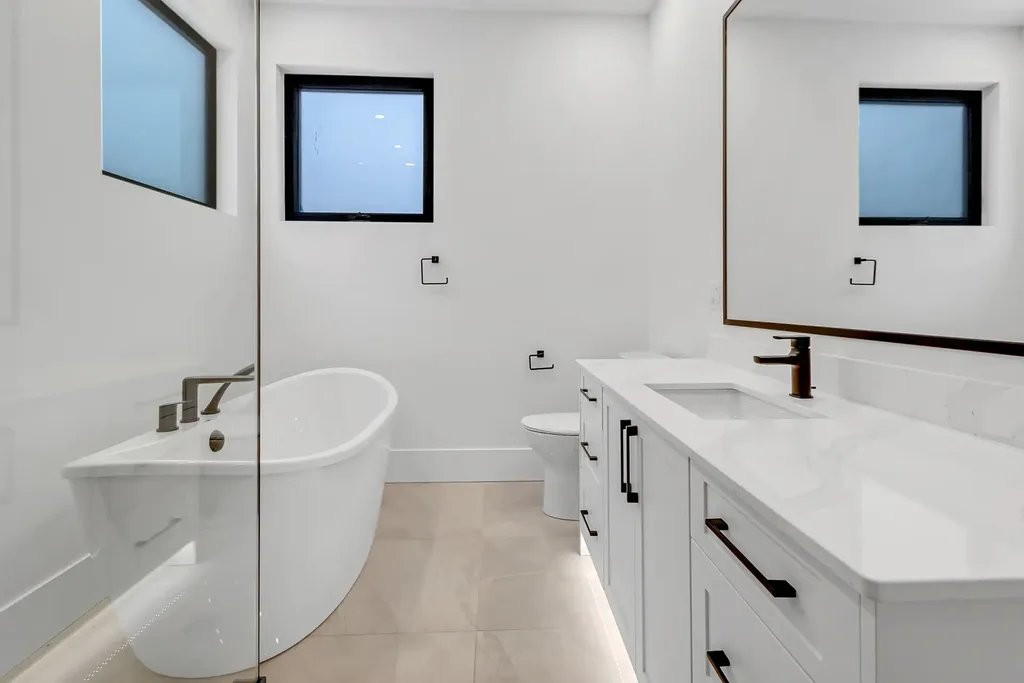 3967-larisa-court-24