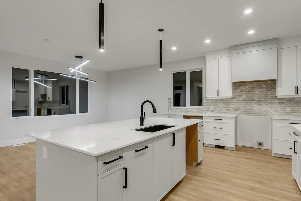 3990-larisa-court-11
