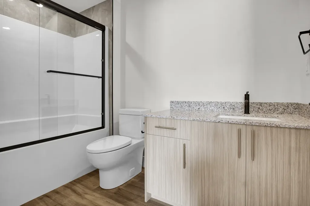 3195-munro-way-30