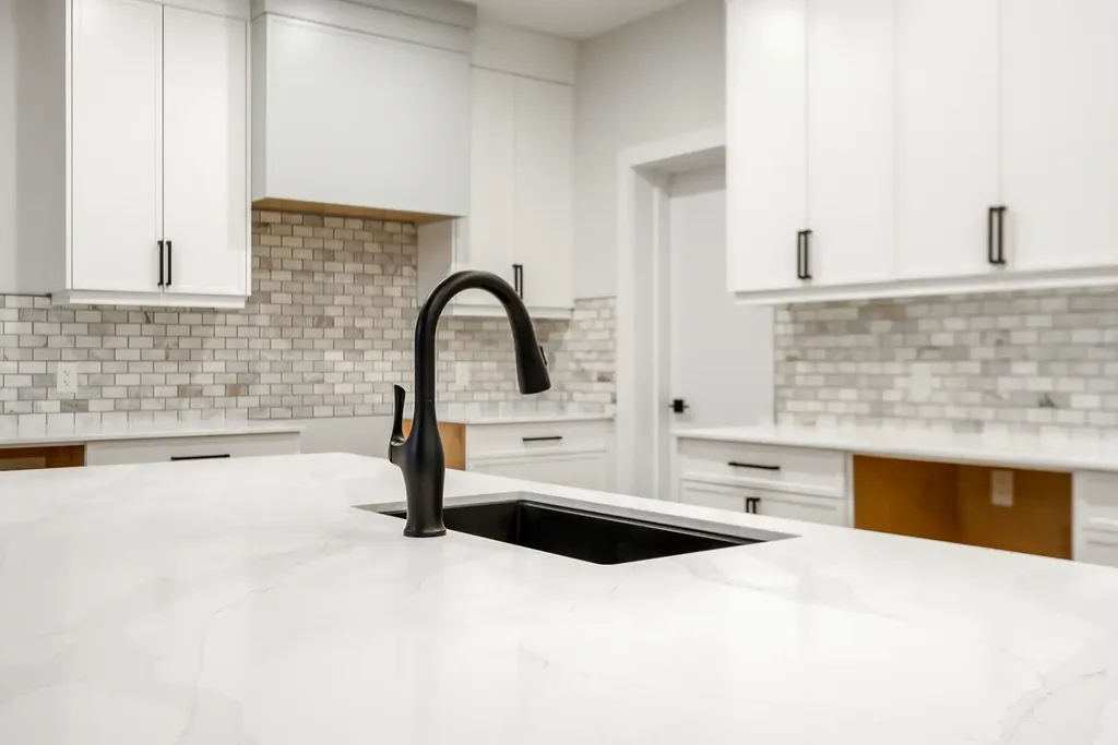3990-larisa-court-12
