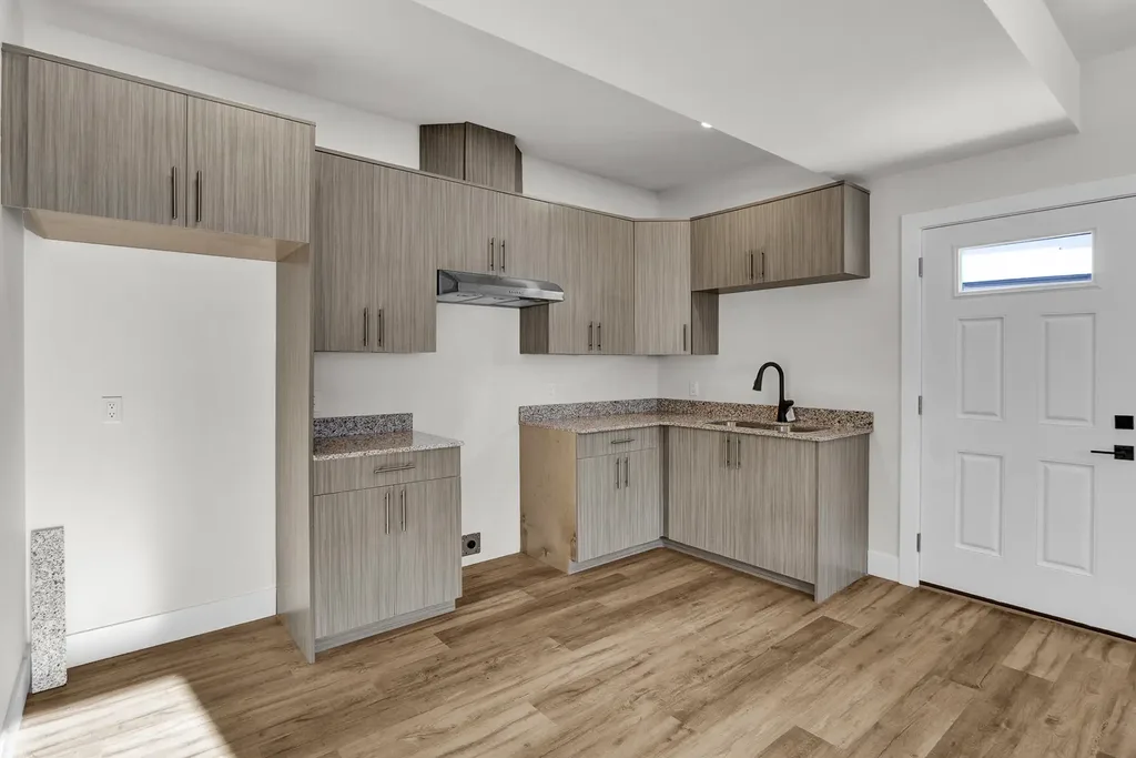 3195-munro-way-25